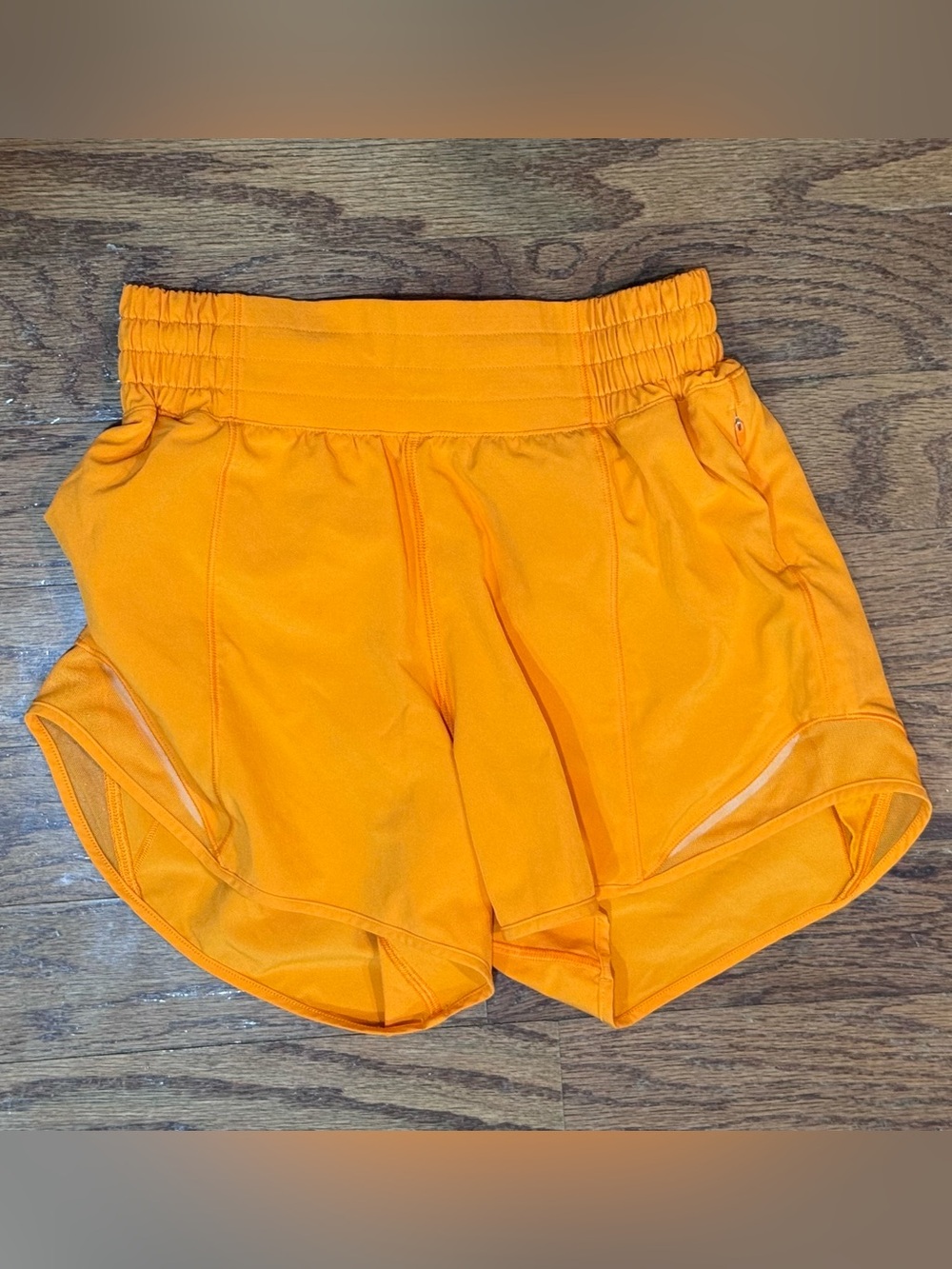 EUC Lululemon Hotty Hot High-Rise
Lined Short 4" Lit Orange sz 4